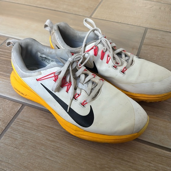 Nike Shoes - Women’s Nike Lunarlon Golf Shoes 8.5